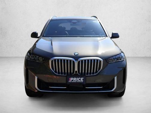 Manhattan Green Metallic 2026 BMW X5 PHEV xDrive50e