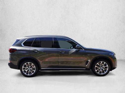 Manhattan Green Metallic 2026 BMW X5 PHEV xDrive50e