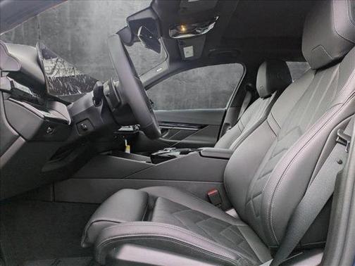 2025 BMW 540 i xDrive