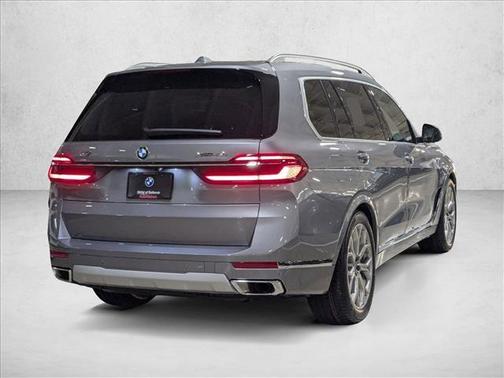 Gray Metallic 2026 BMW X7 xDrive40i