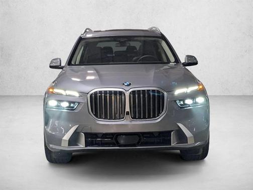 Gray Metallic 2026 BMW X7 xDrive40i