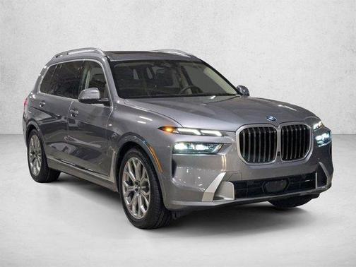 Gray Metallic 2026 BMW X7 xDrive40i