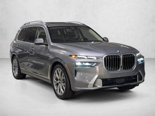 Gray Metallic 2026 BMW X7 xDrive40i