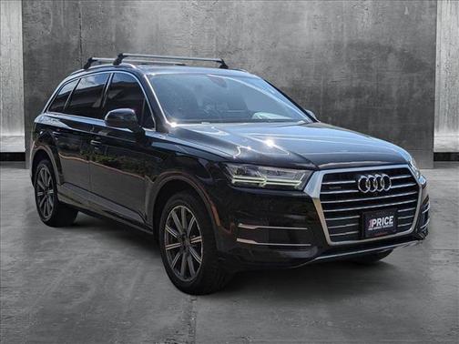 2019 Audi Q7 45 SE Premium Plus