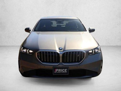 Gray Metallic 2026 BMW i5 xDrive40