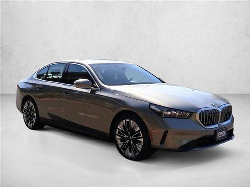 Gray Metallic 2026 BMW i5 xDrive40