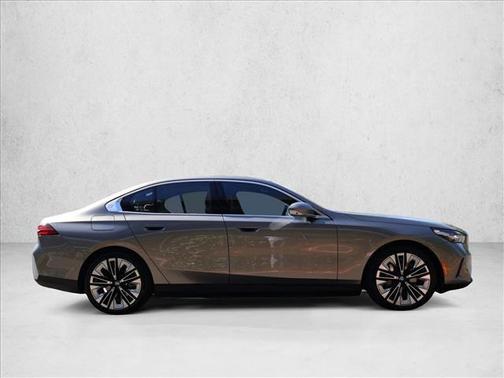 Gray Metallic 2026 BMW i5 xDrive40