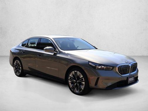 Gray Metallic 2026 BMW i5 xDrive40