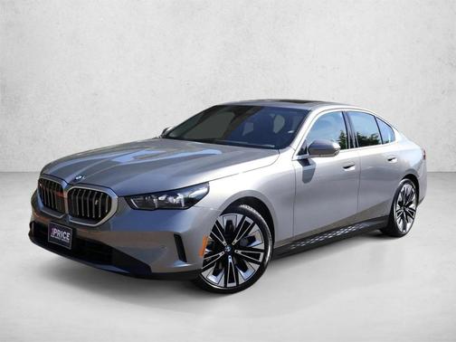 Gray Metallic 2026 BMW i5 xDrive40