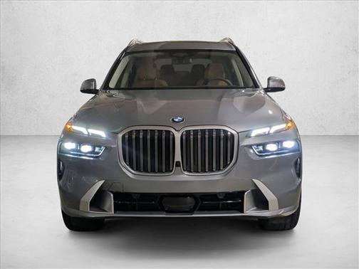 Gray Metallic 2026 BMW X7 xDrive40i