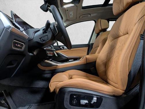 Gray Metallic 2026 BMW X7 xDrive40i
