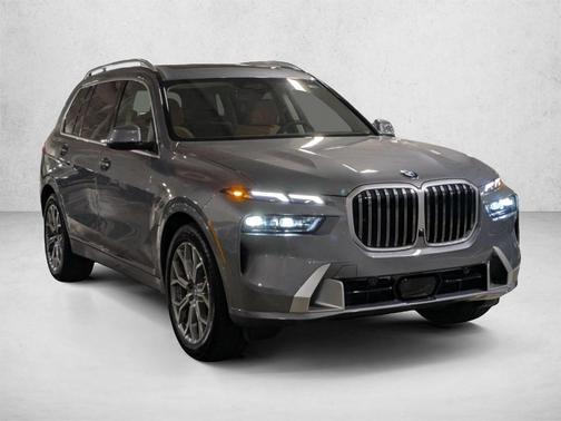 Gray Metallic 2026 BMW X7 xDrive40i