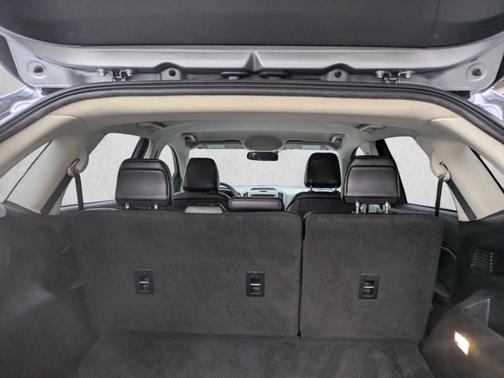 Iconic Silver Metallic 2020 Ford Edge SEL
