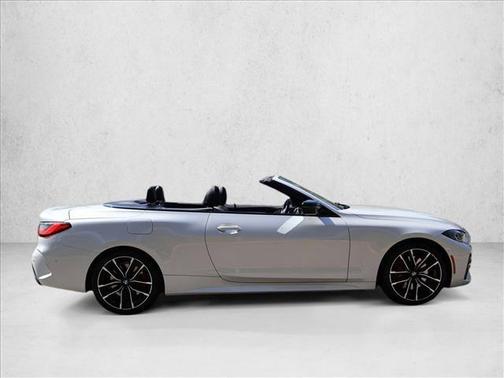 Mineral White Metallic 2024 BMW M440 i xDrive