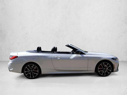 Mineral White Metallic 2024 BMW M440 i xDrive