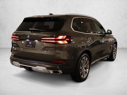 Manhattan Green Metallic 2026 BMW X5 PHEV xDrive50e