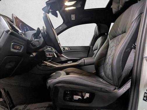 Alpine White 2026 BMW X7 xDrive40i
