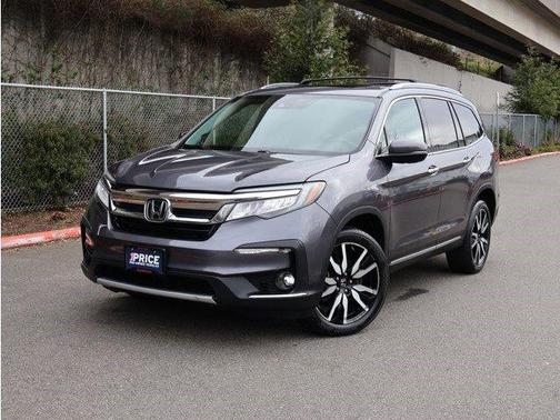 Modern Steel Metallic 2019 Honda Pilot Touring 8-Passenger