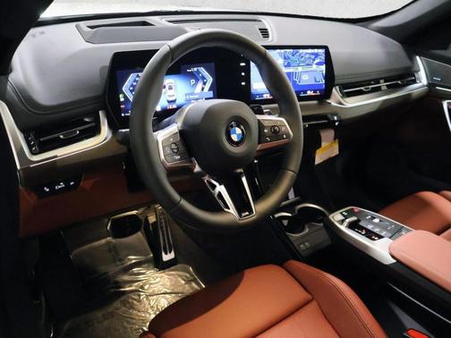 Alpine White 2027 BMW X1 xDrive28i