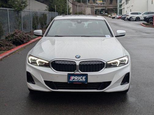 2025 BMW 330 i xDrive