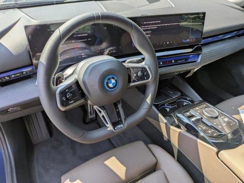 Phytonic Blue Metallic 2026 BMW i5 xDrive40