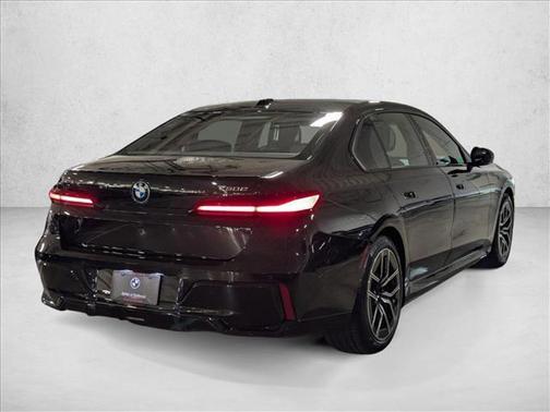 2026 BMW 750e xDrive