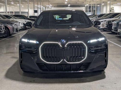 2026 BMW 750e xDrive