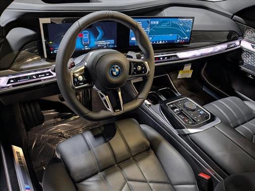 2026 BMW 750e xDrive