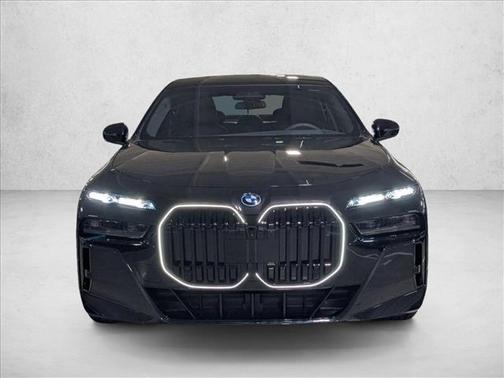 2026 BMW 750e xDrive