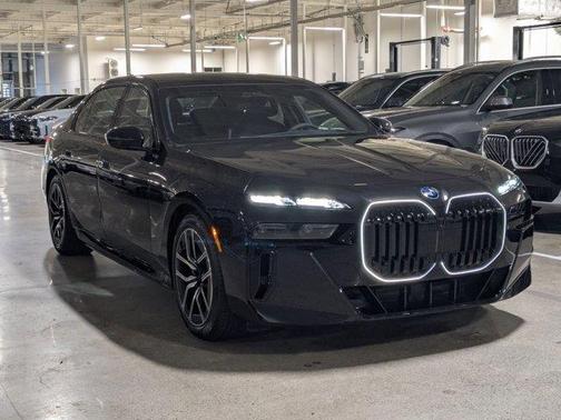 2026 BMW 750e xDrive