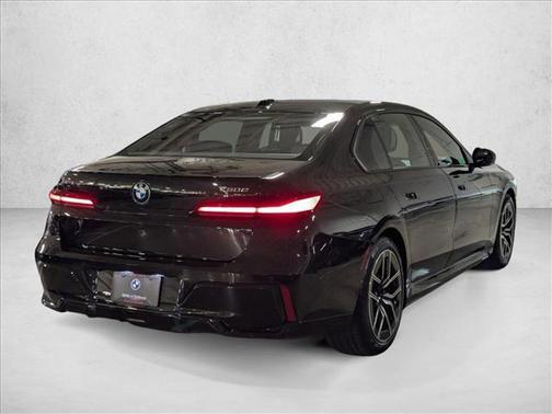 2026 BMW 750e xDrive