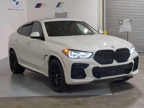 2023 BMW X6 M50i