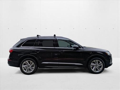 2023 Audi Q7 55 Premium