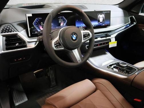 Gray Metallic 2026 BMW X5 xDrive40i