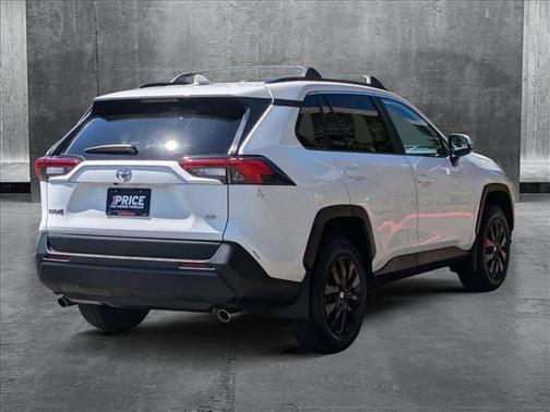 2020 Toyota RAV4 LE