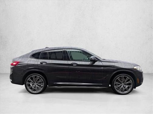 2023 BMW X4 xDrive30i