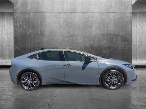 2024 Toyota Prius XLE