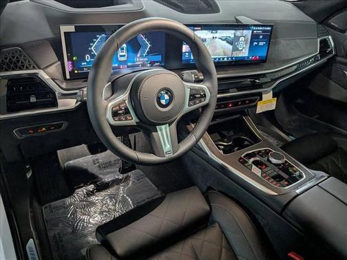 Alpine White 2026 BMW X7 xDrive40i