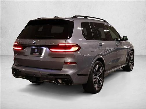 Gray Metallic 2026 BMW X7 xDrive40i