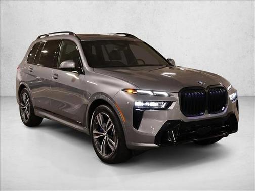 Gray Metallic 2026 BMW X7 xDrive40i