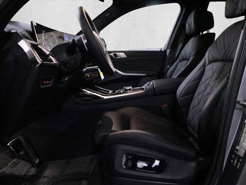 Gray Metallic 2026 BMW X7 xDrive40i
