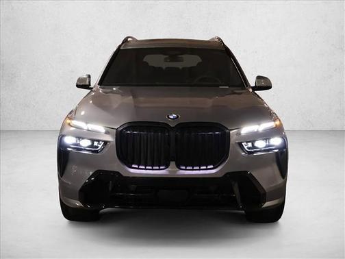 Gray Metallic 2026 BMW X7 xDrive40i