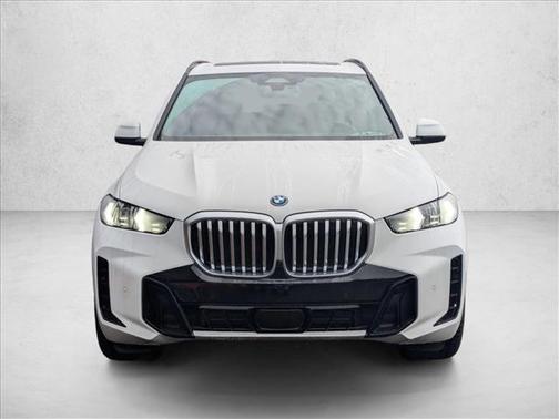 Alpine White 2026 BMW X5 PHEV xDrive50e