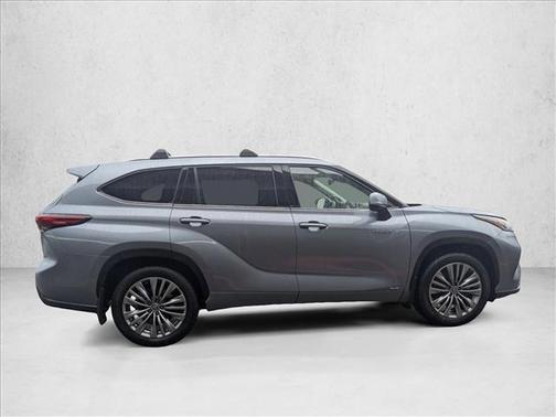 2021 Toyota Highlander Hybrid Platinum