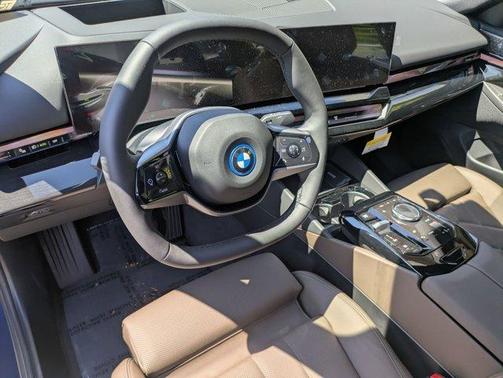 2026 BMW i5 xDrive40