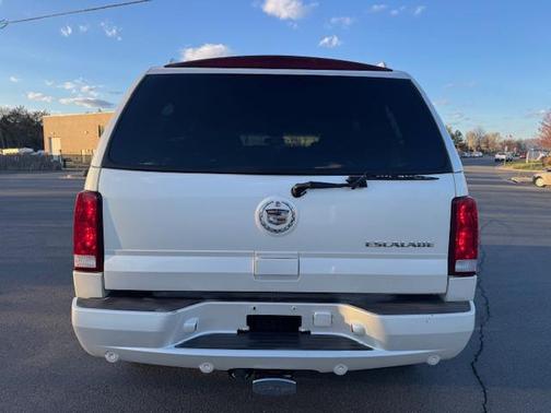 2003 Cadillac Escalade Base