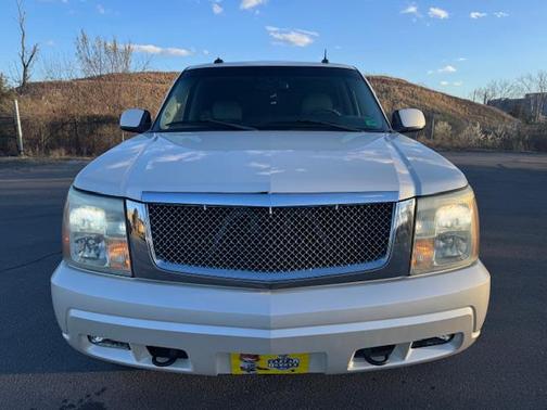 2003 Cadillac Escalade Base