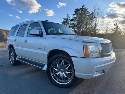 2003 Cadillac Escalade Base