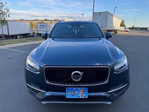 2018 Volvo XC90 T6 Momentum