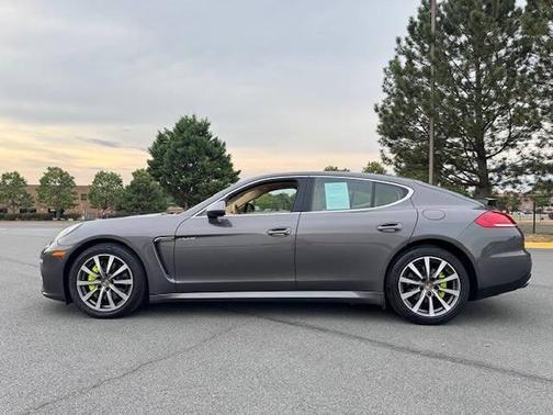 2014 Porsche Panamera 4